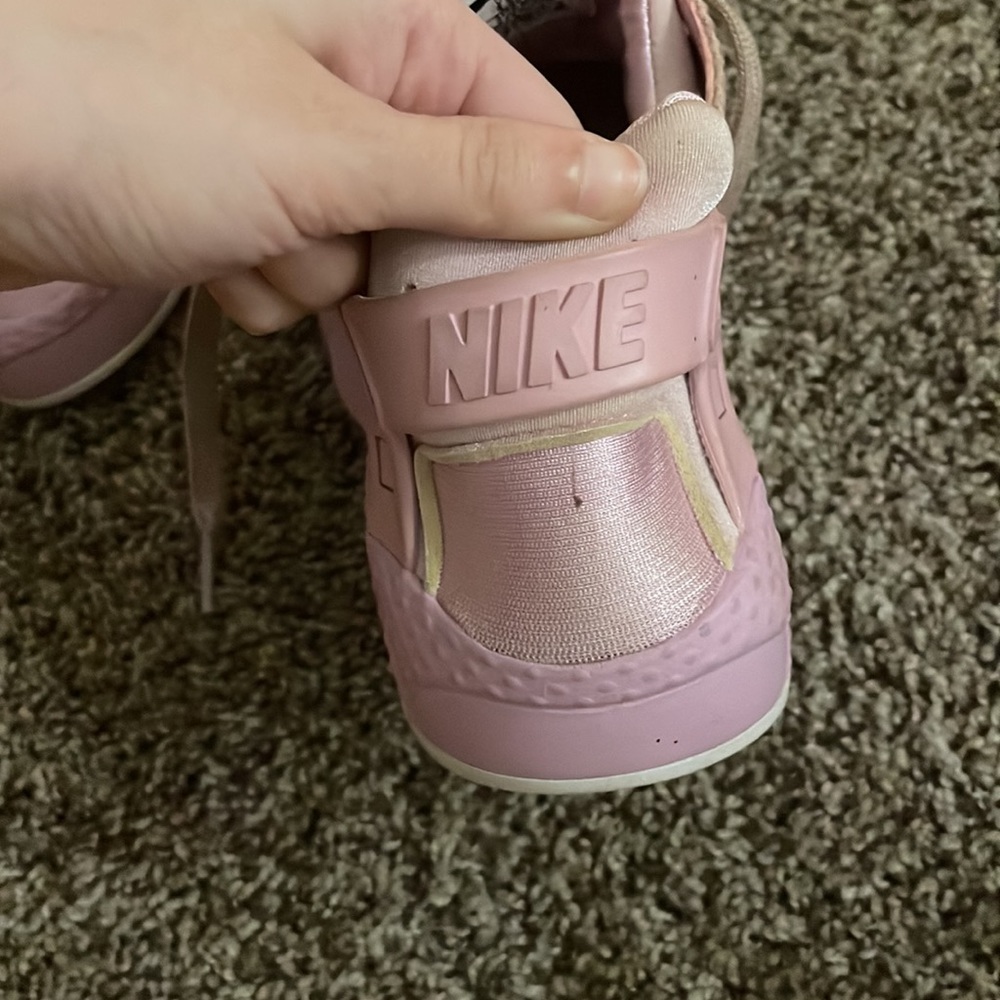 Pink Nike 5Y Used Sneakers - Picture 11 of 11